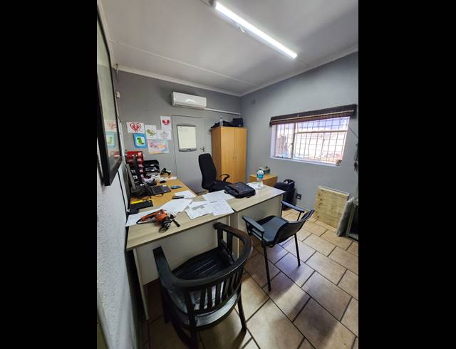 528M² WORKSHOP TO LET IN BEACONVALE